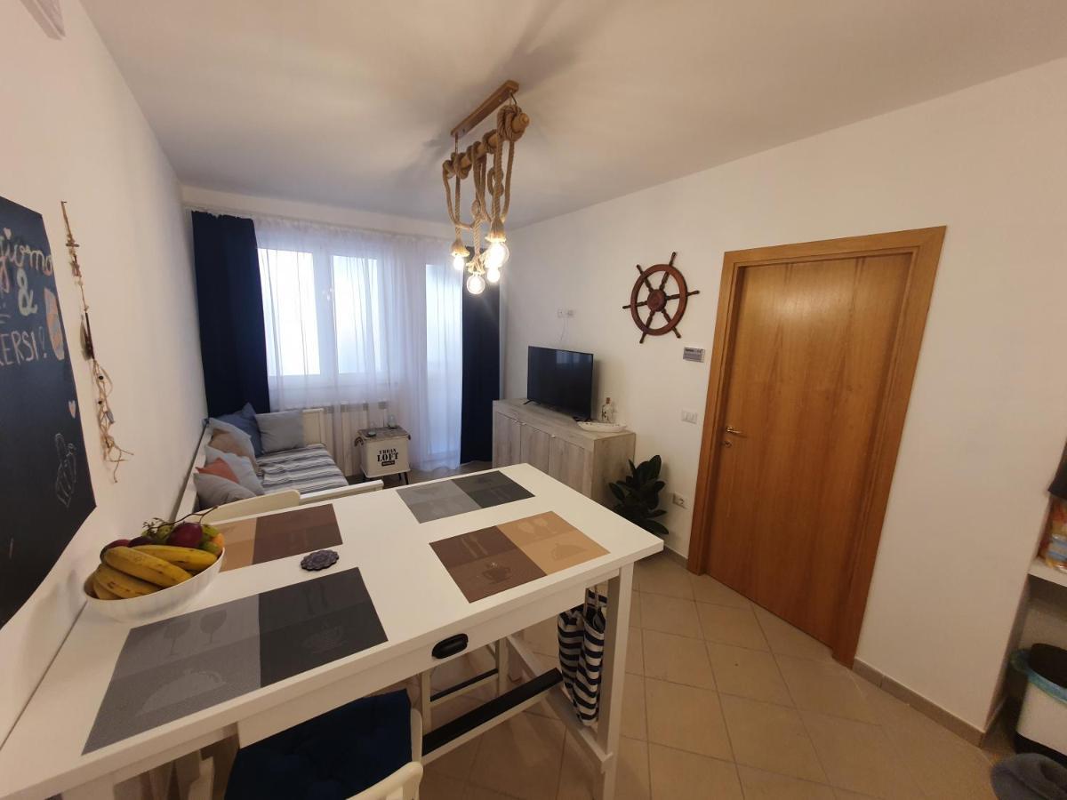 Bella Alba Apartment On The Beach Alba Adriatica Exteriör bild